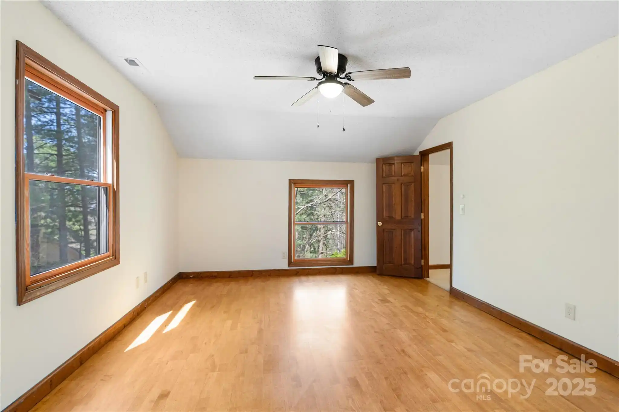 Listing Photo 33