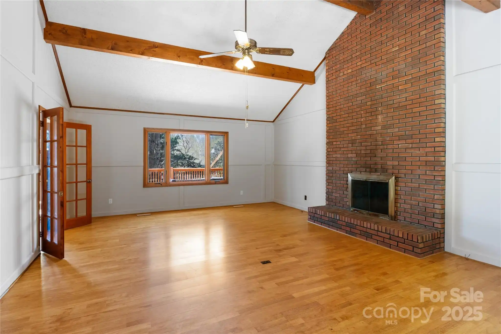 Listing Photo 8