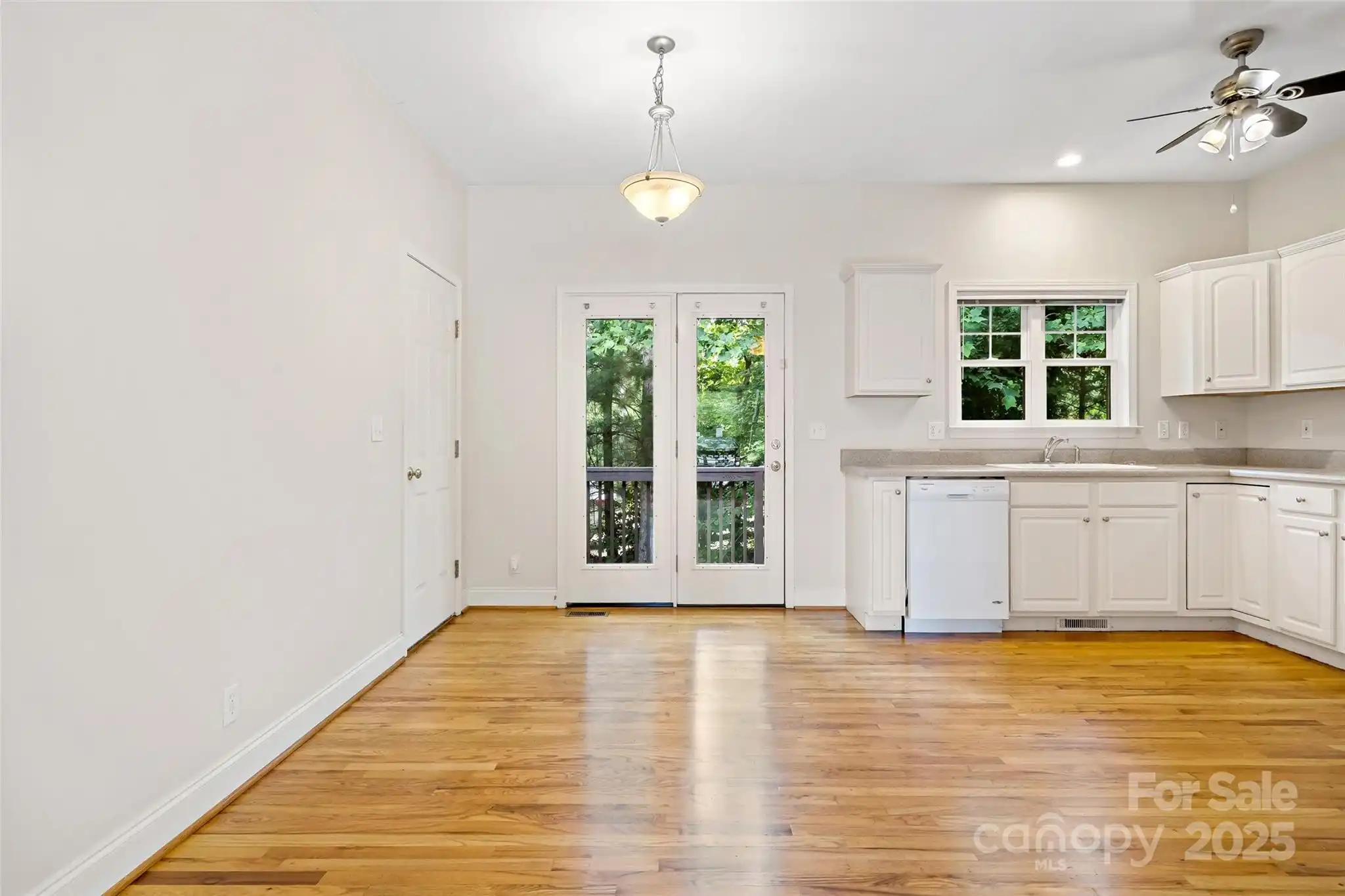 Listing Photo 11