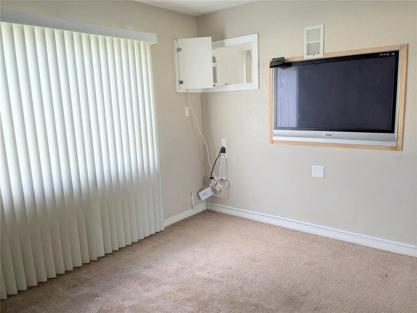Listing Photo 12