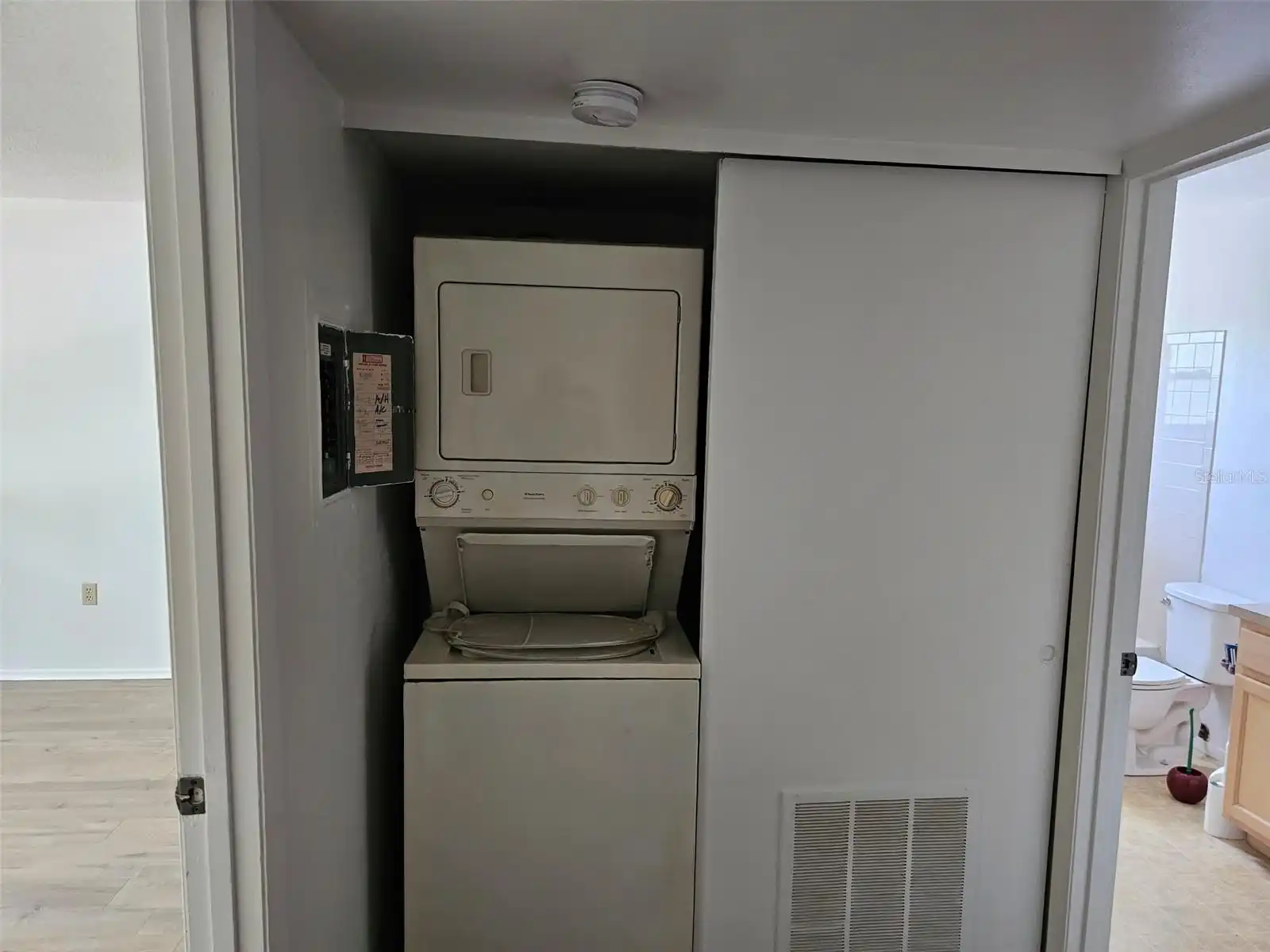 Listing Photo 12