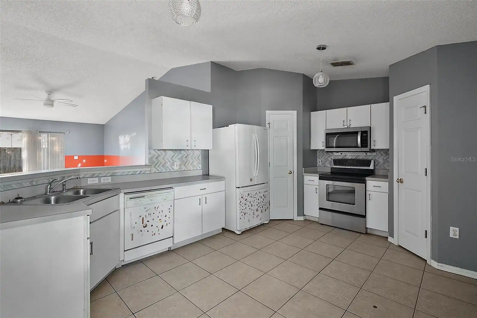 Listing Photo 9