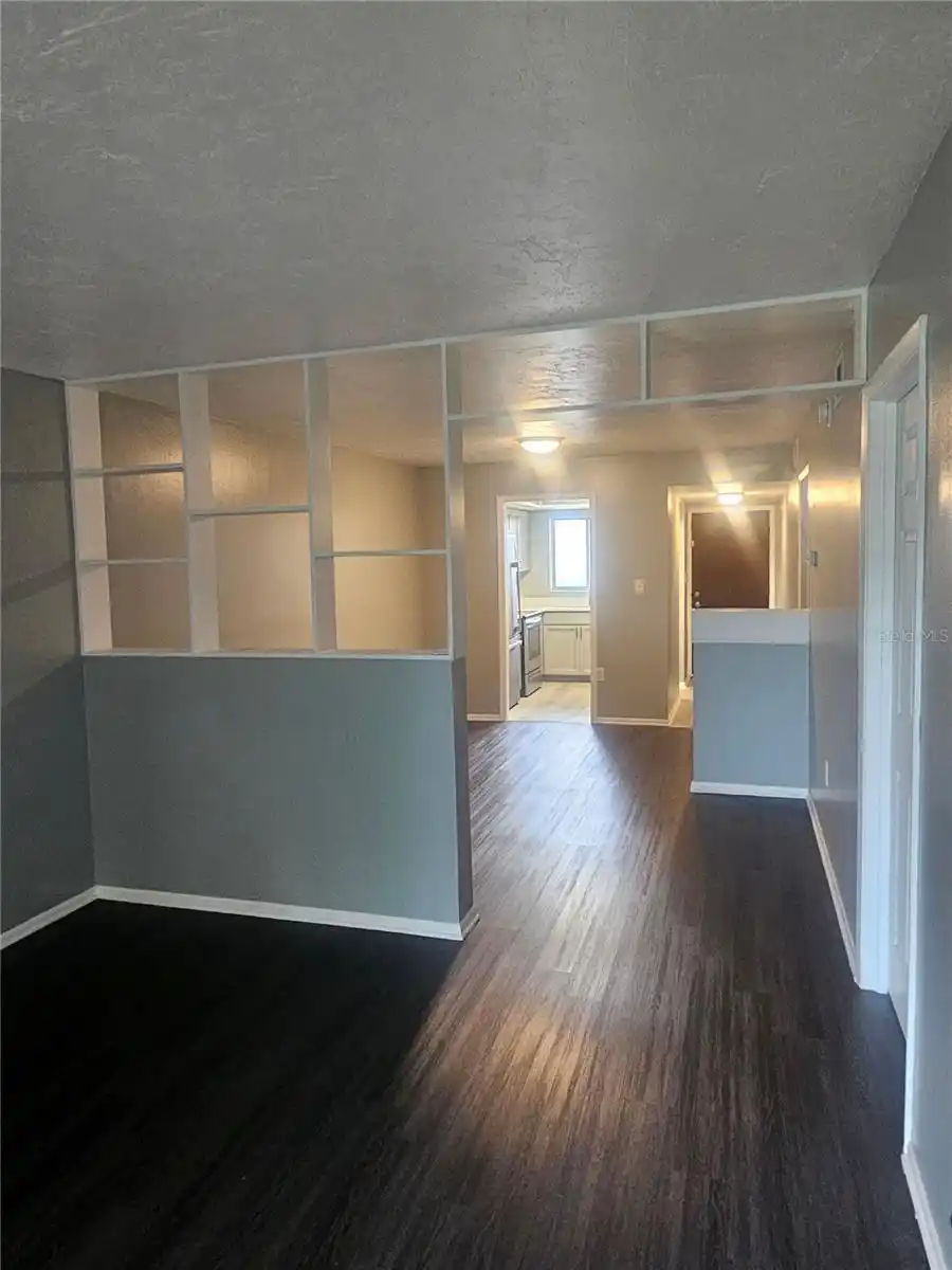 Listing Photo 8