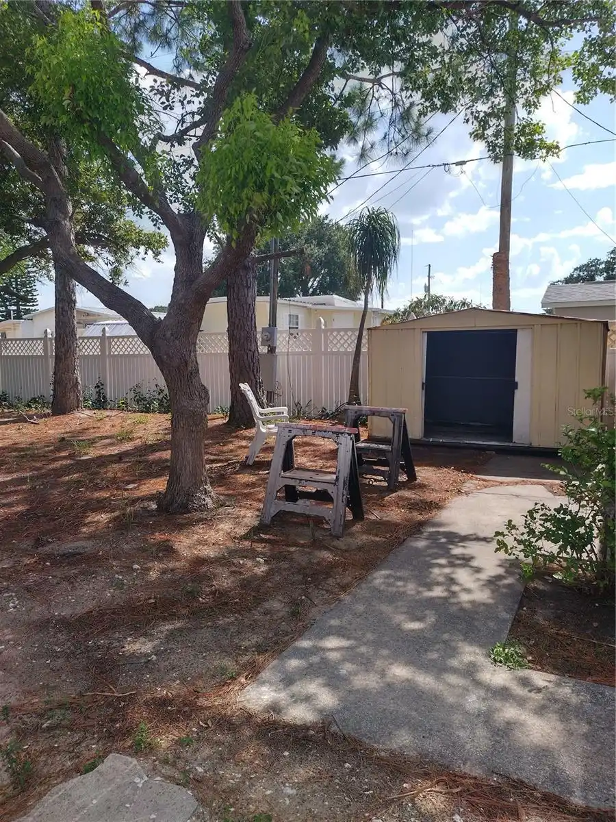 Listing Photo 12