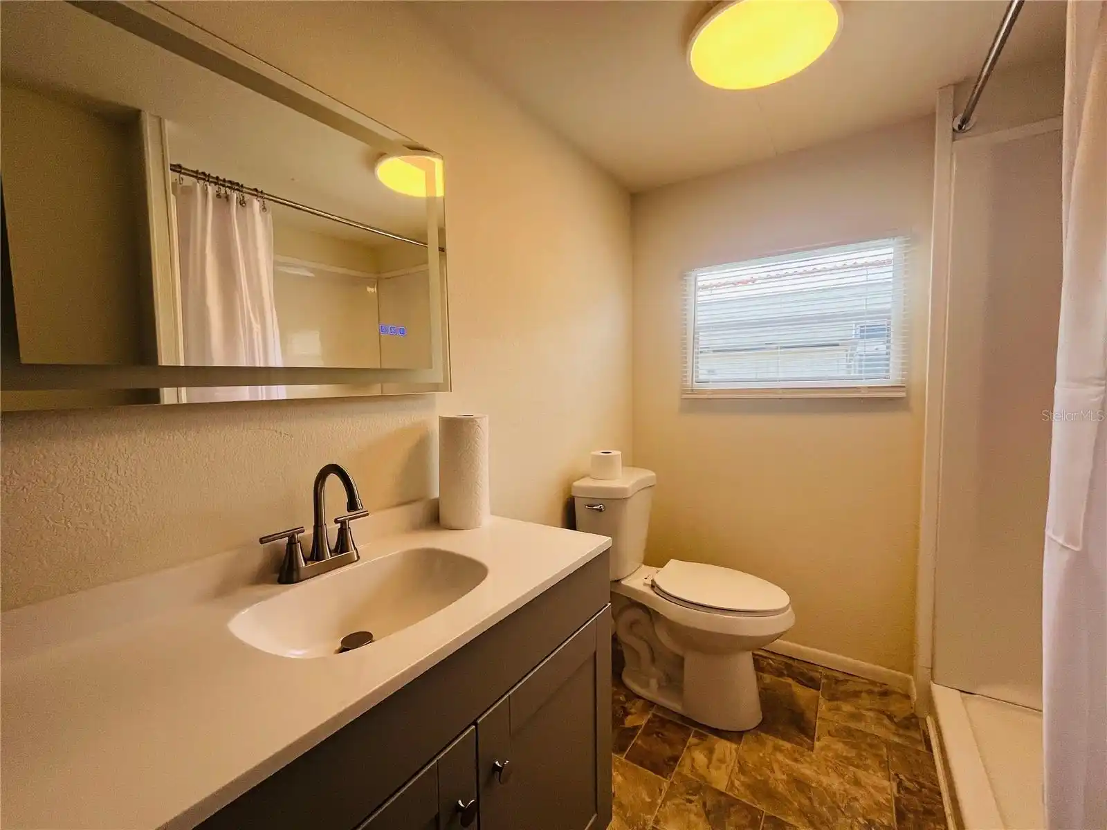 Listing Photo 8