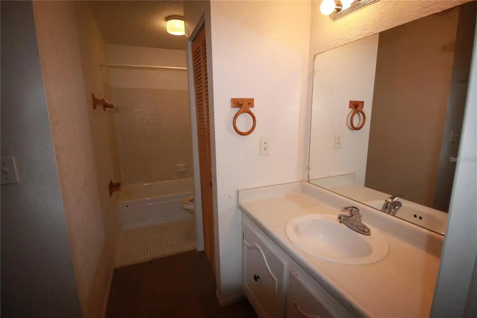 Listing Photo 8