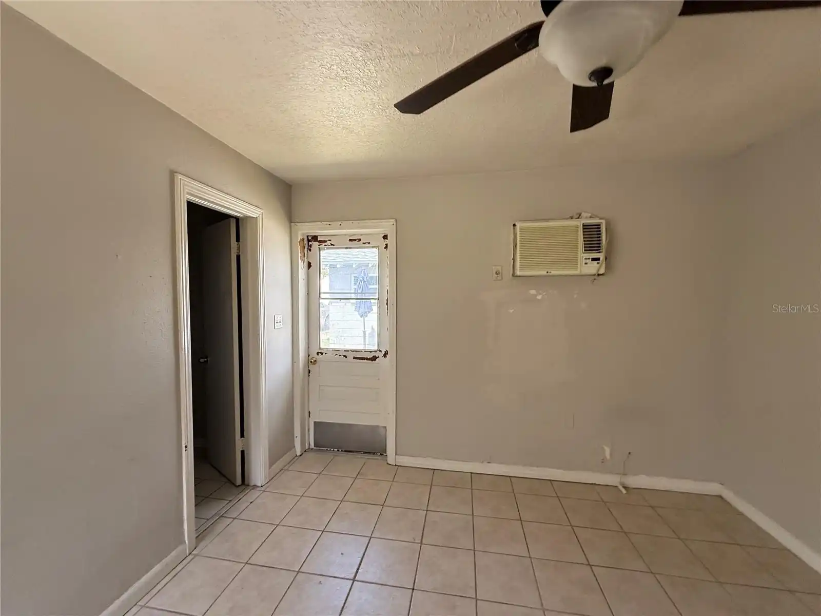 Listing Photo 8