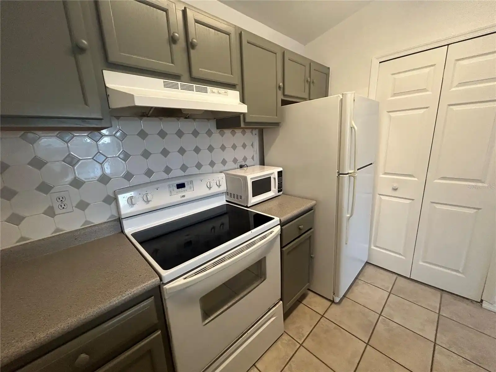 Listing Photo 10