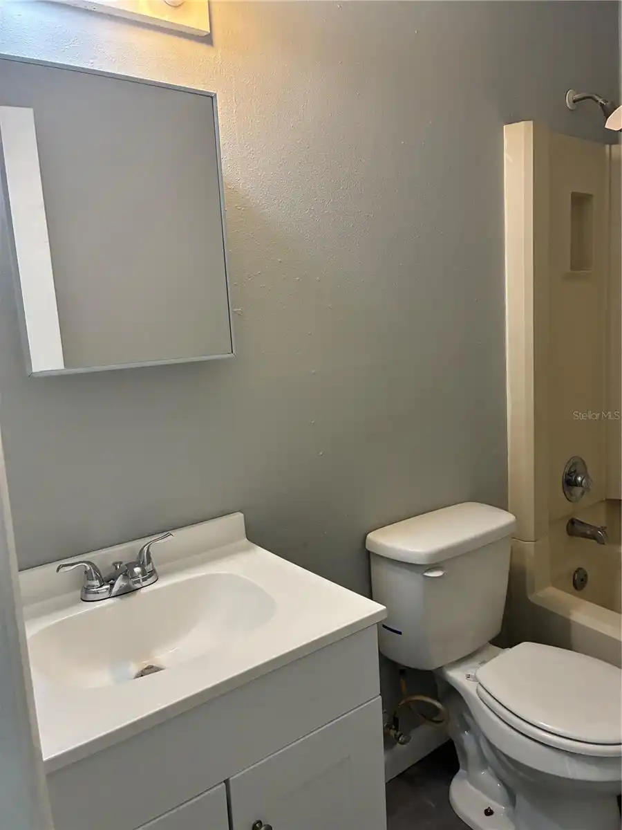 Listing Photo 11