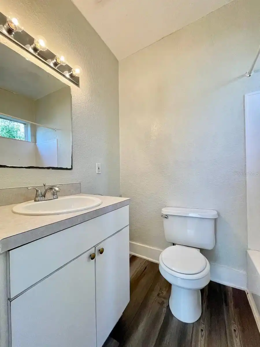 Listing Photo 9