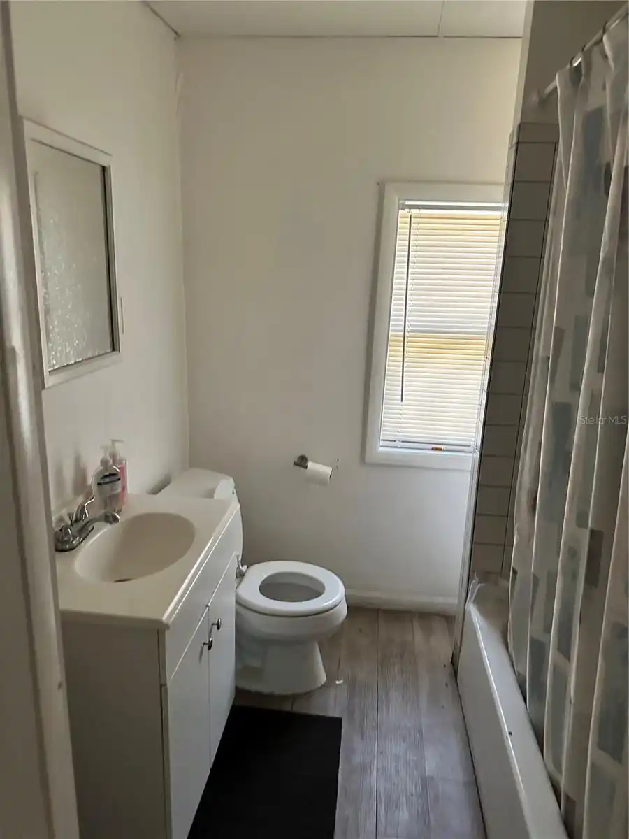 Listing Photo 10
