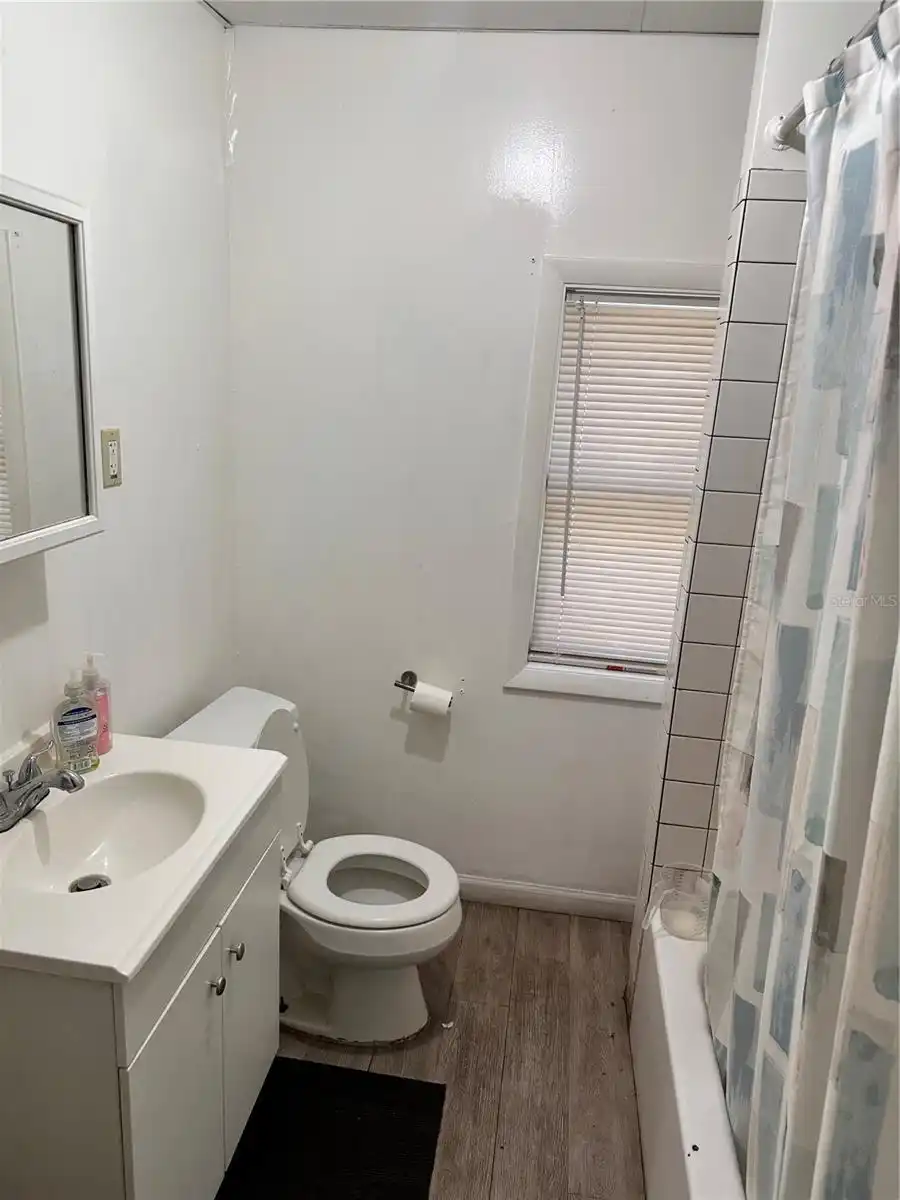 Listing Photo 14