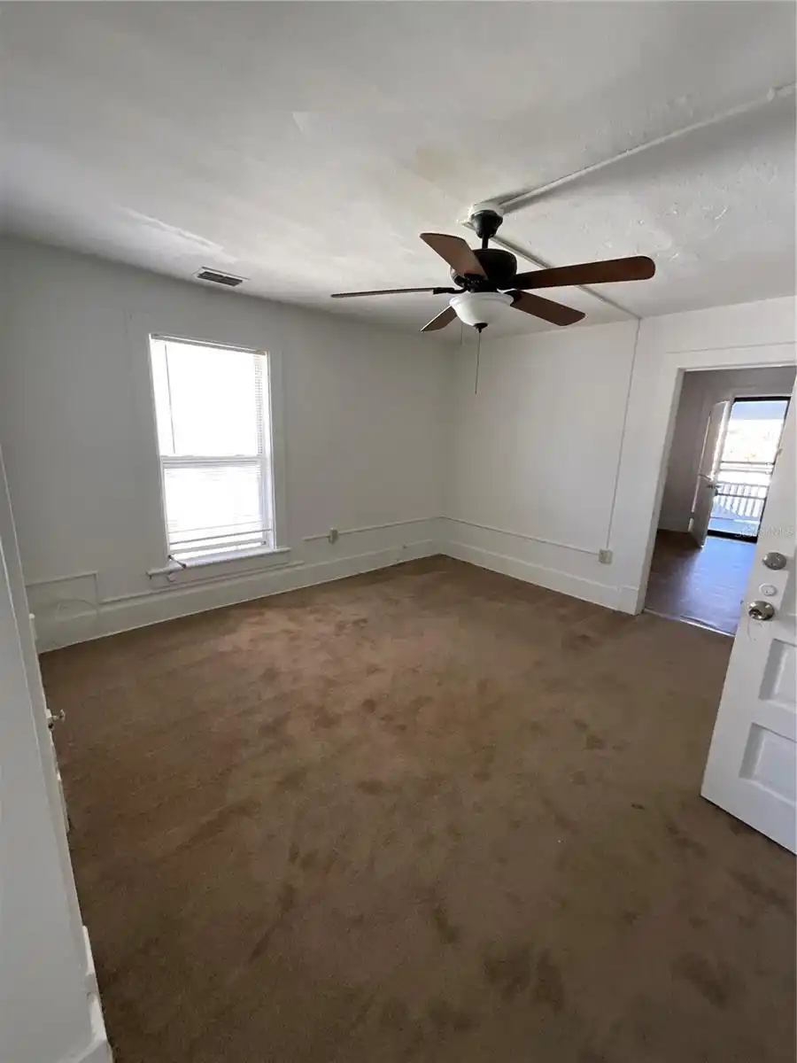 Listing Photo 9