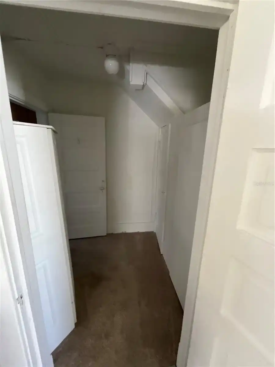 Listing Photo 10