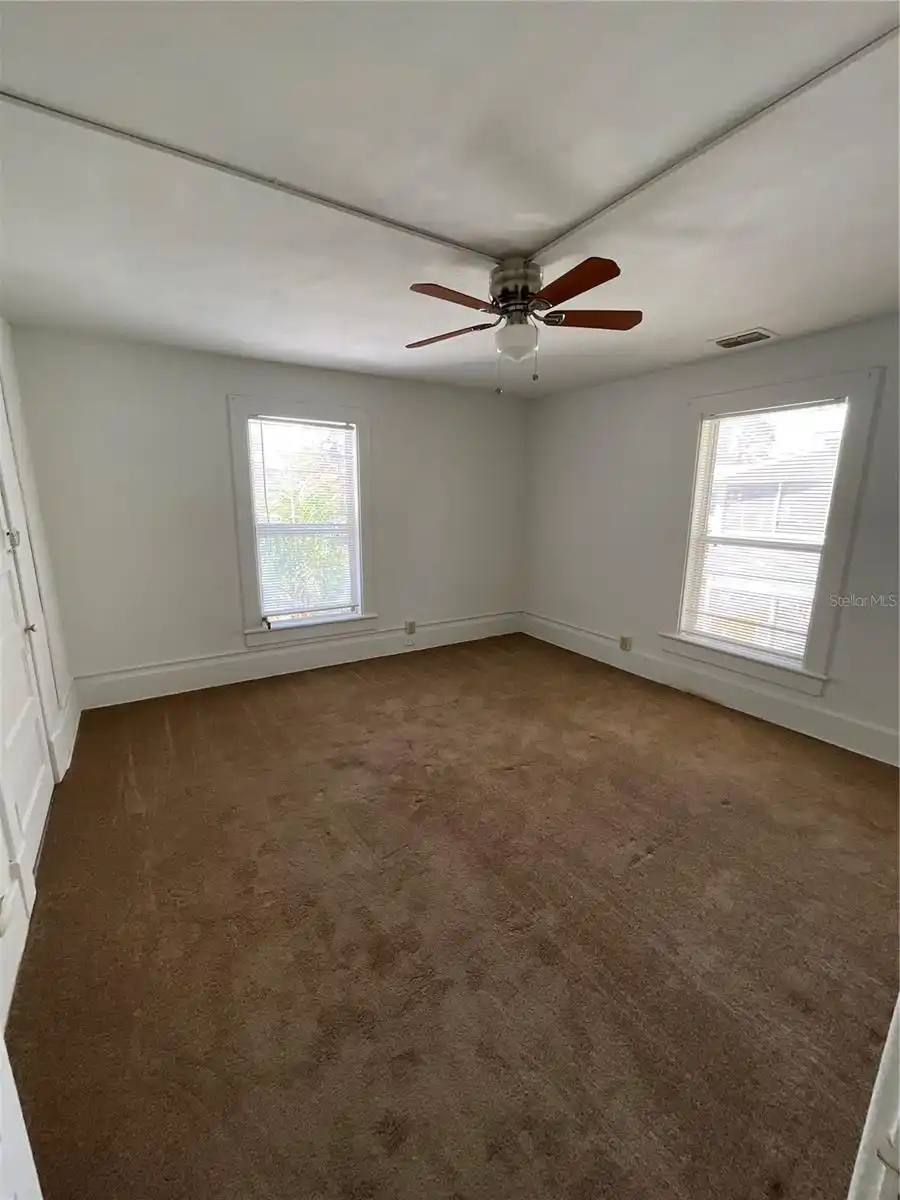 Listing Photo 8
