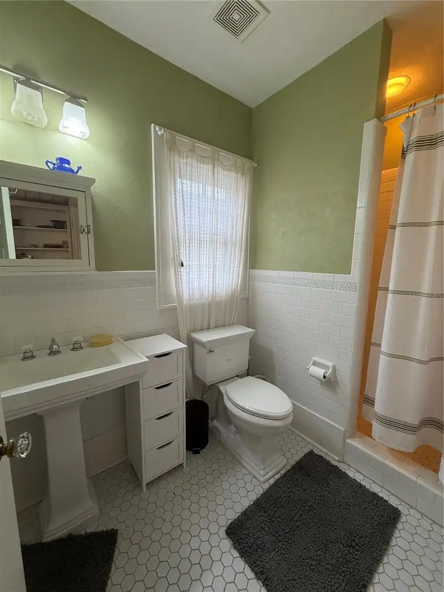 Listing Photo 7