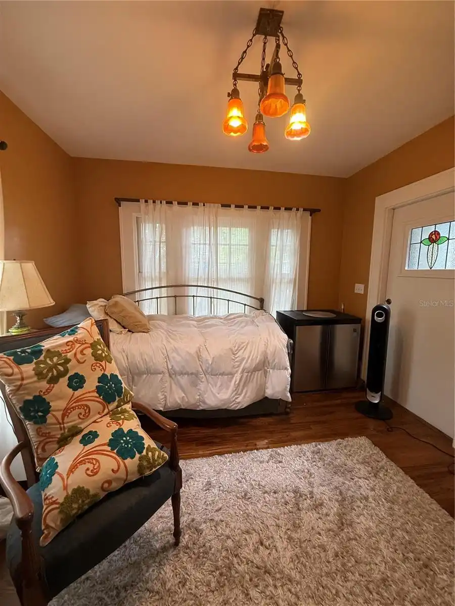 Listing Photo 11