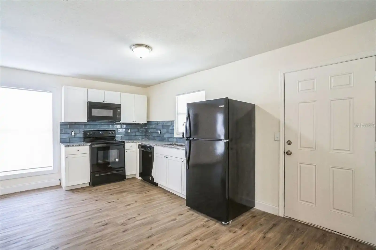 Listing Photo 8