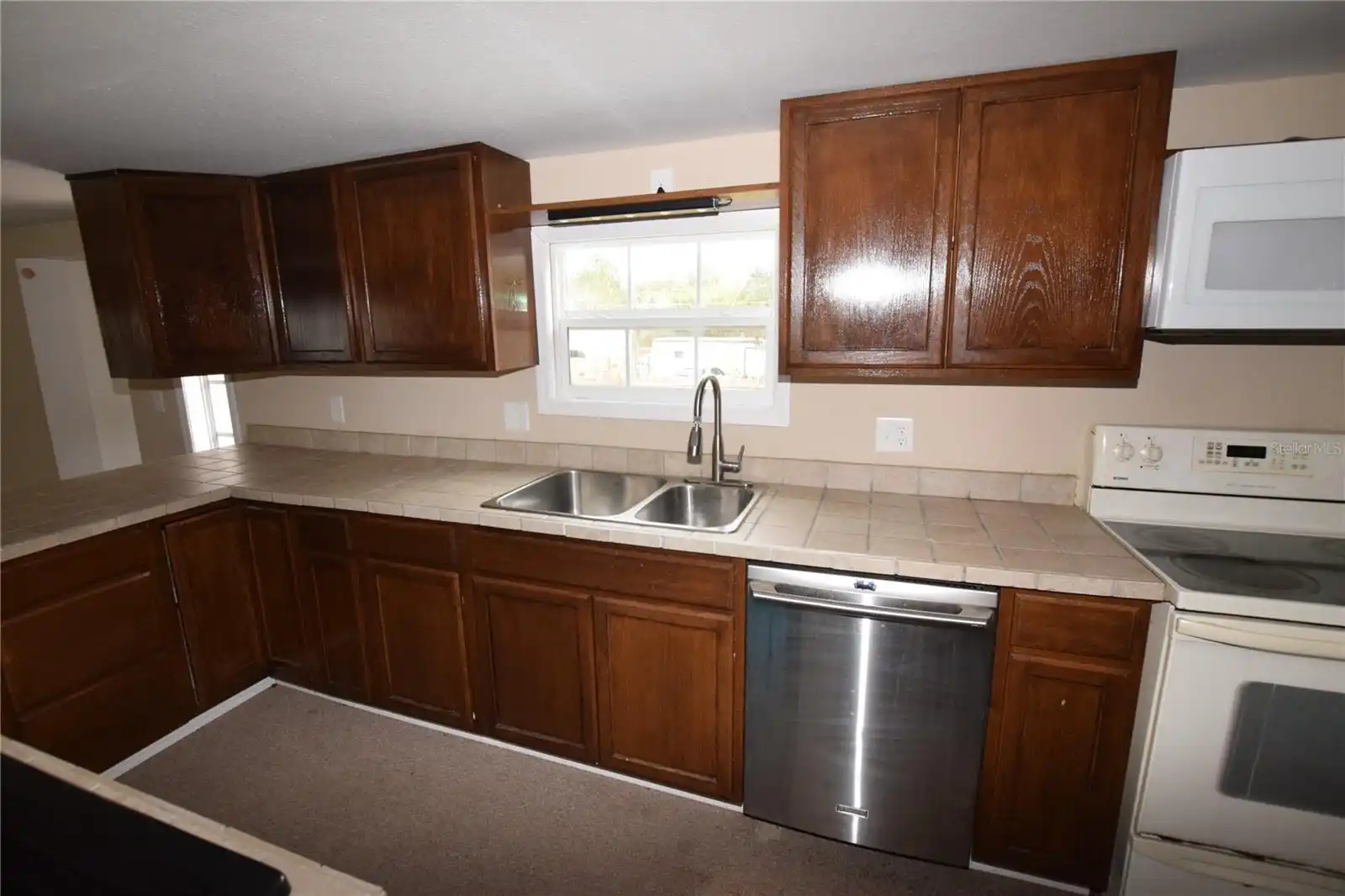 Listing Photo 9
