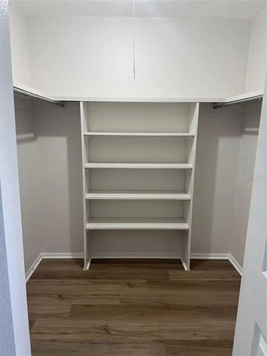 Listing Photo 12