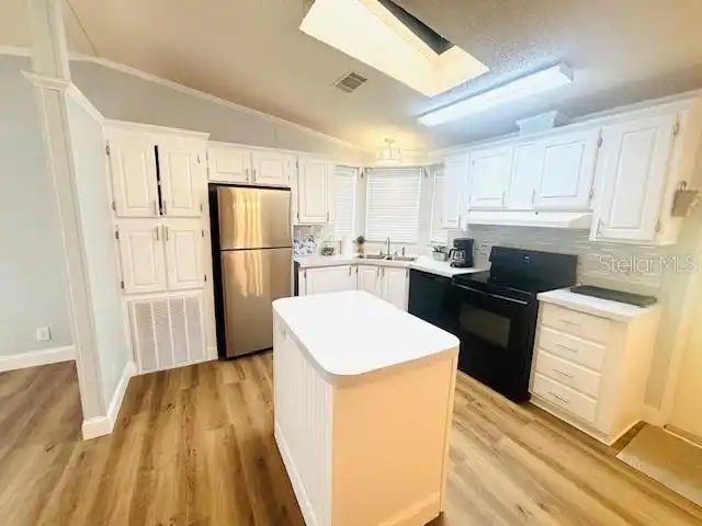 Listing Photo 5