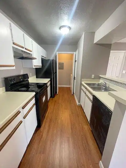 Listing Photo 9