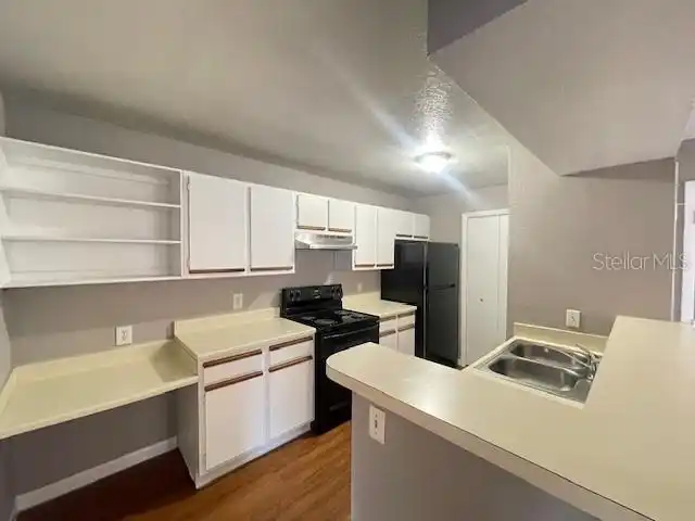 Listing Photo 8