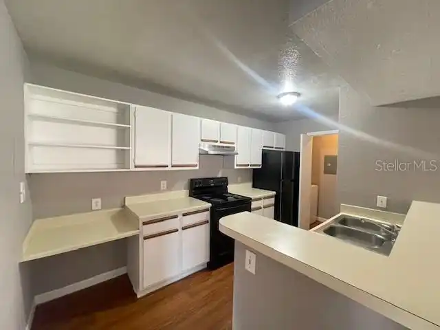 Listing Photo 10