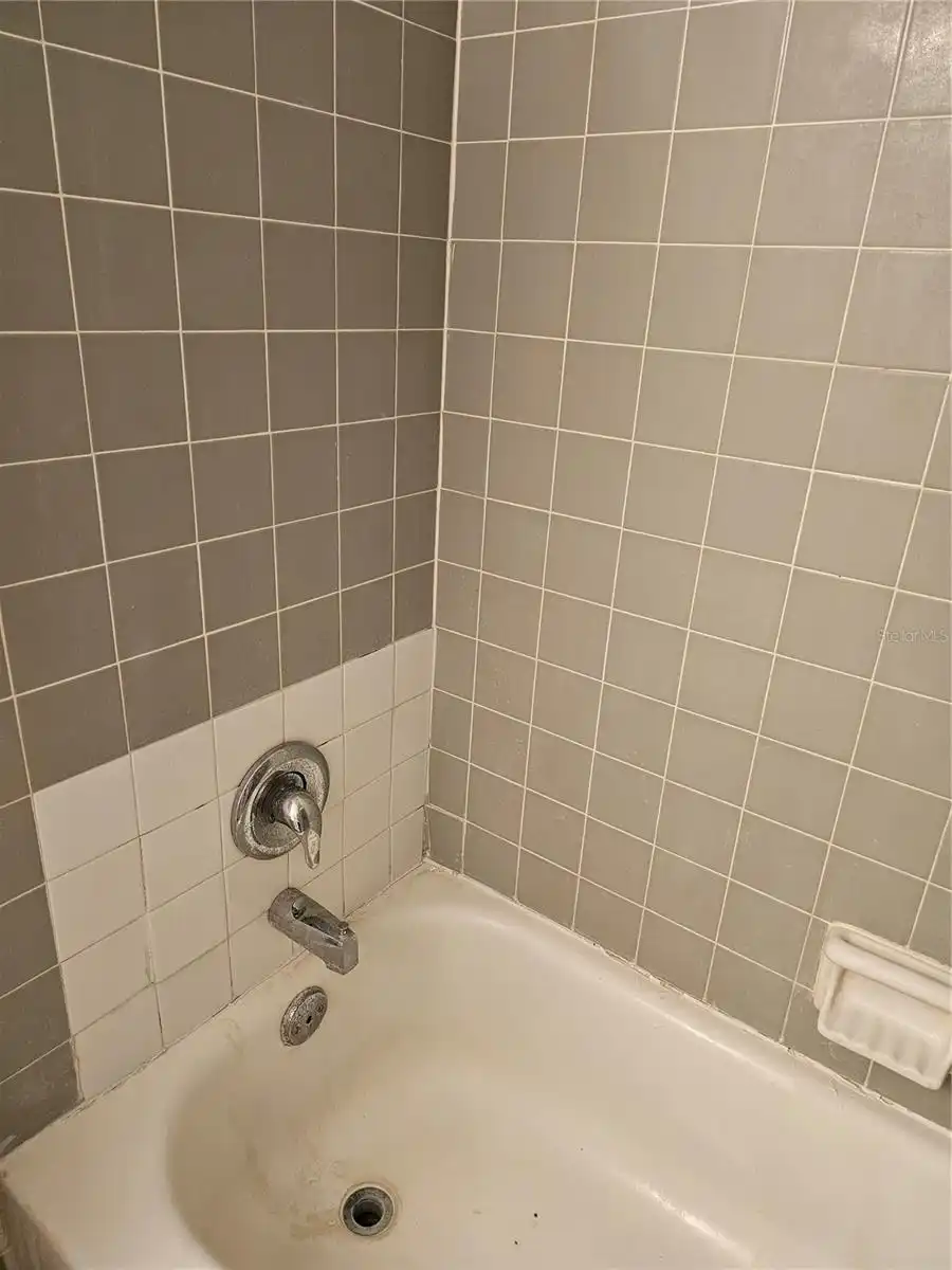 Listing Photo 16