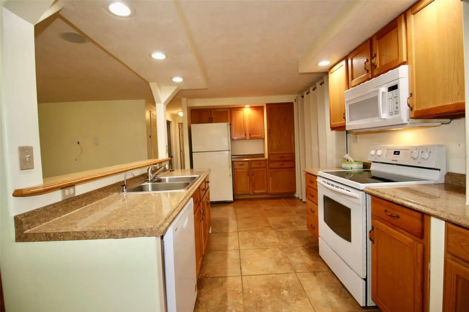 Listing Photo 11