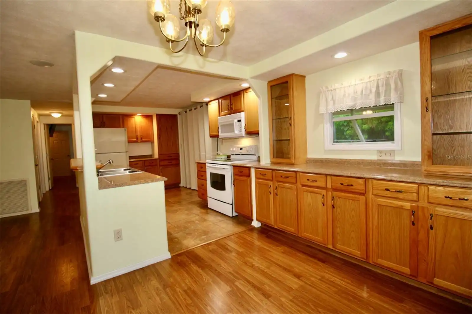 Listing Photo 10