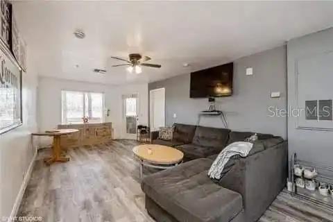 Listing Photo 11