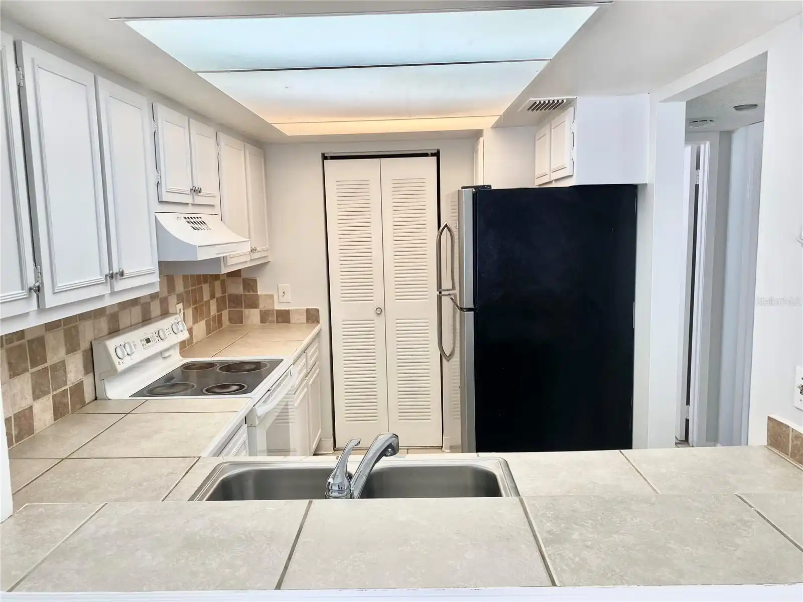 Listing Photo 9
