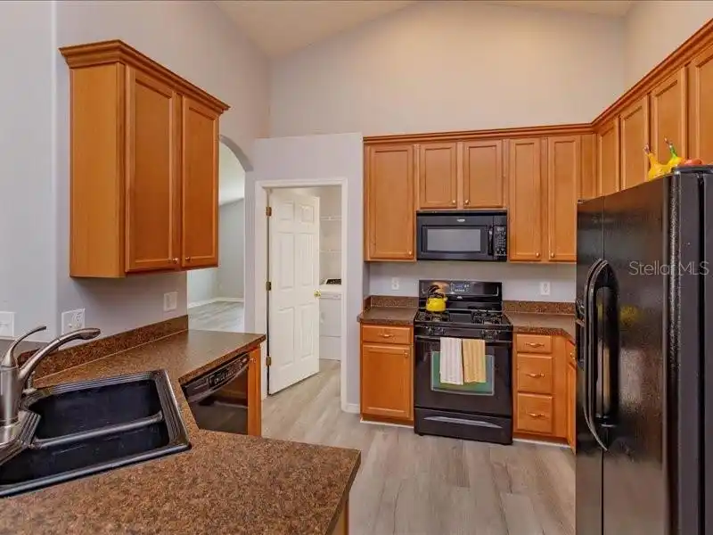 Listing Photo 11