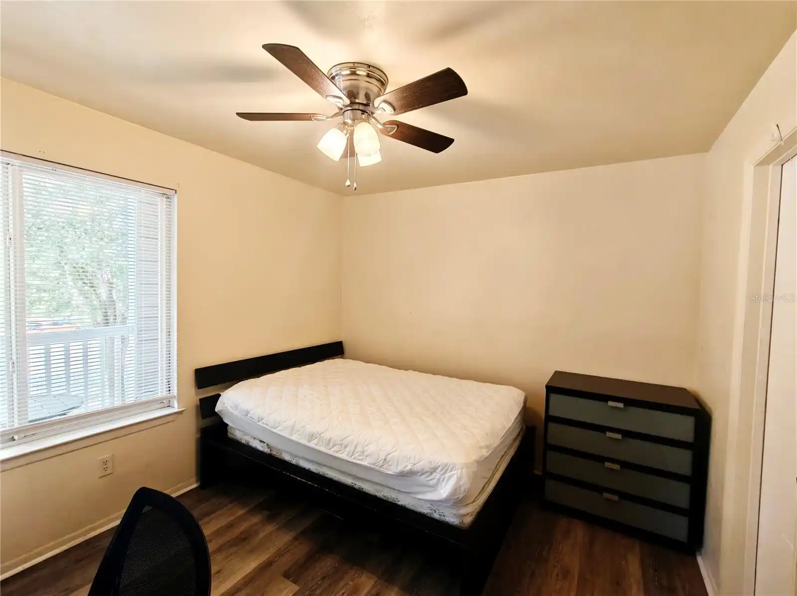 Listing Photo 11