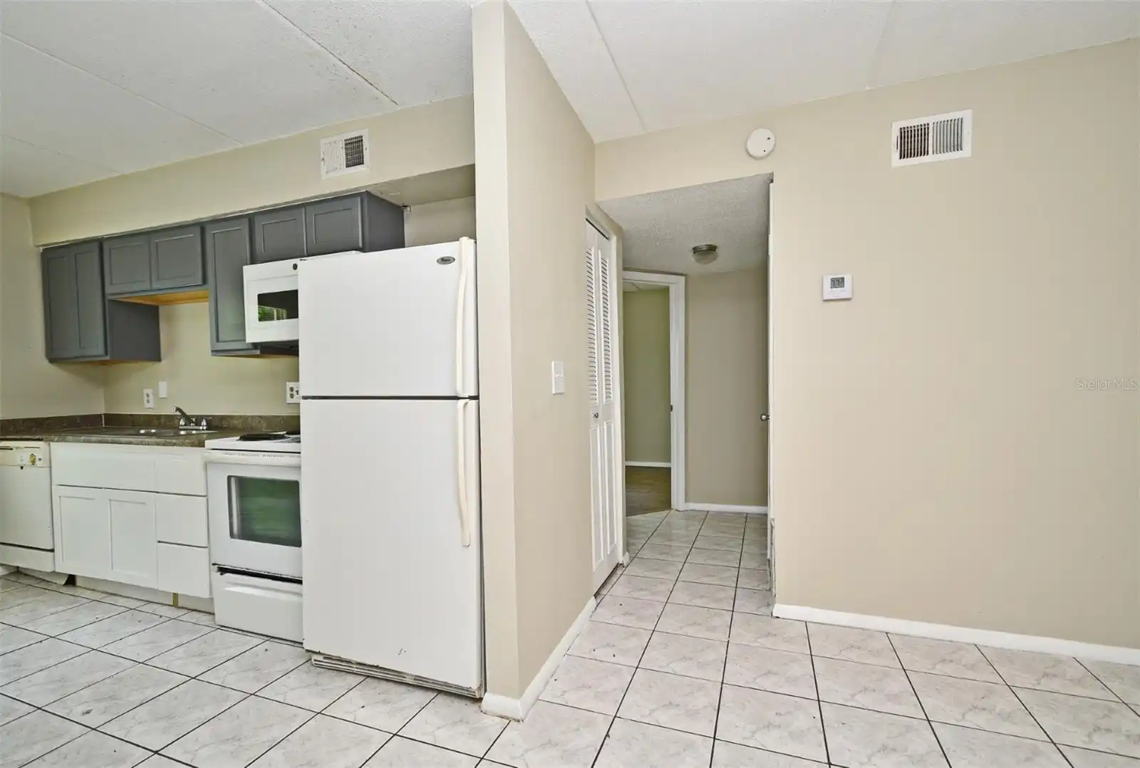 Listing Photo 8