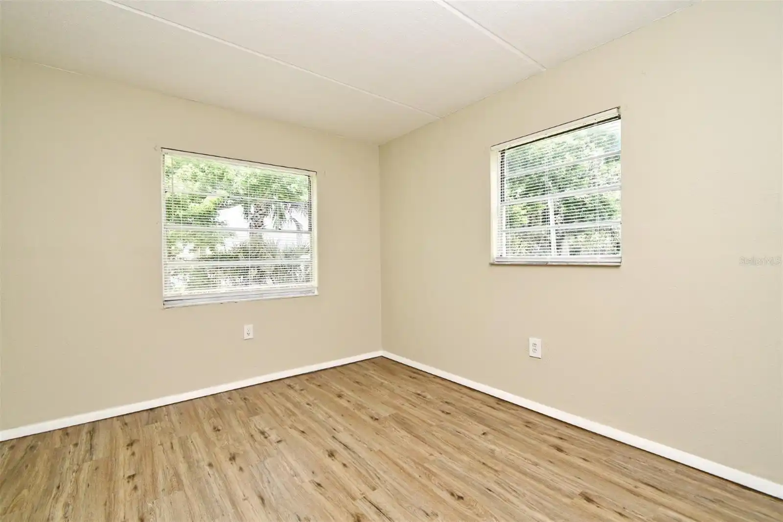 Listing Photo 16