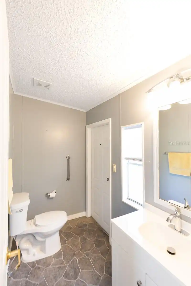 Listing Photo 14