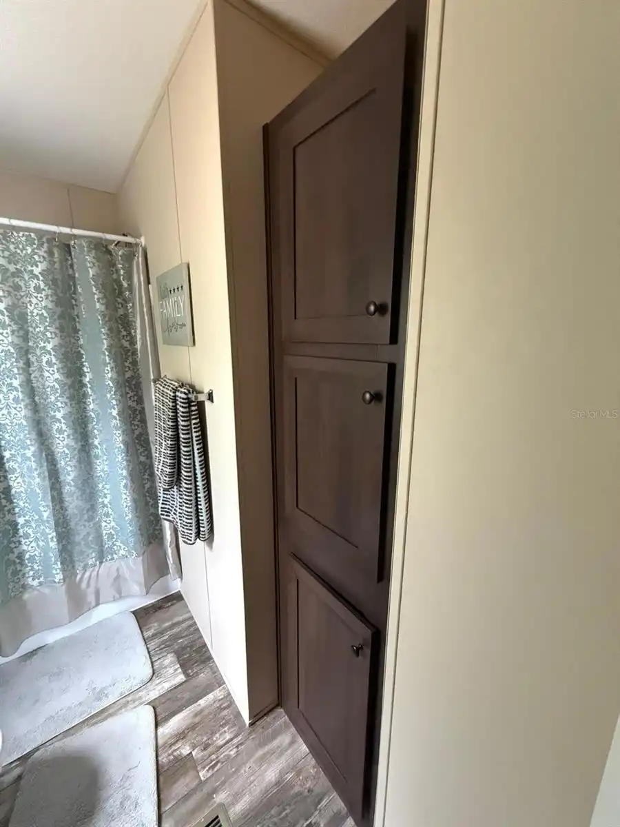 Listing Photo 12