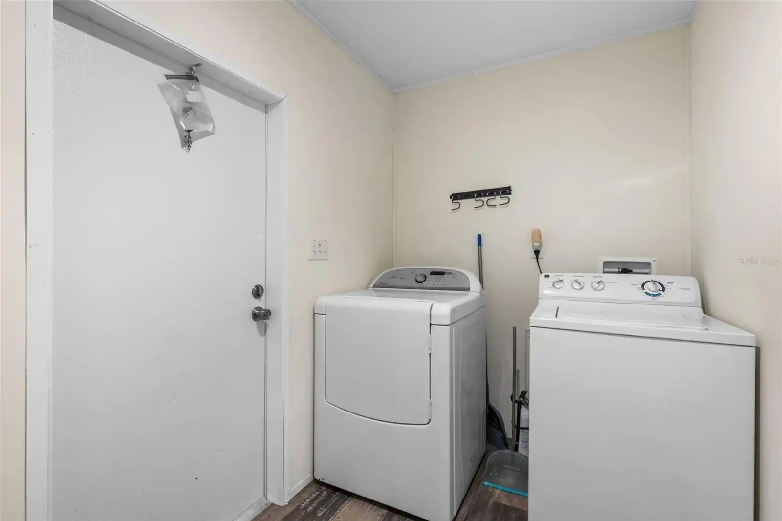 Listing Photo 17