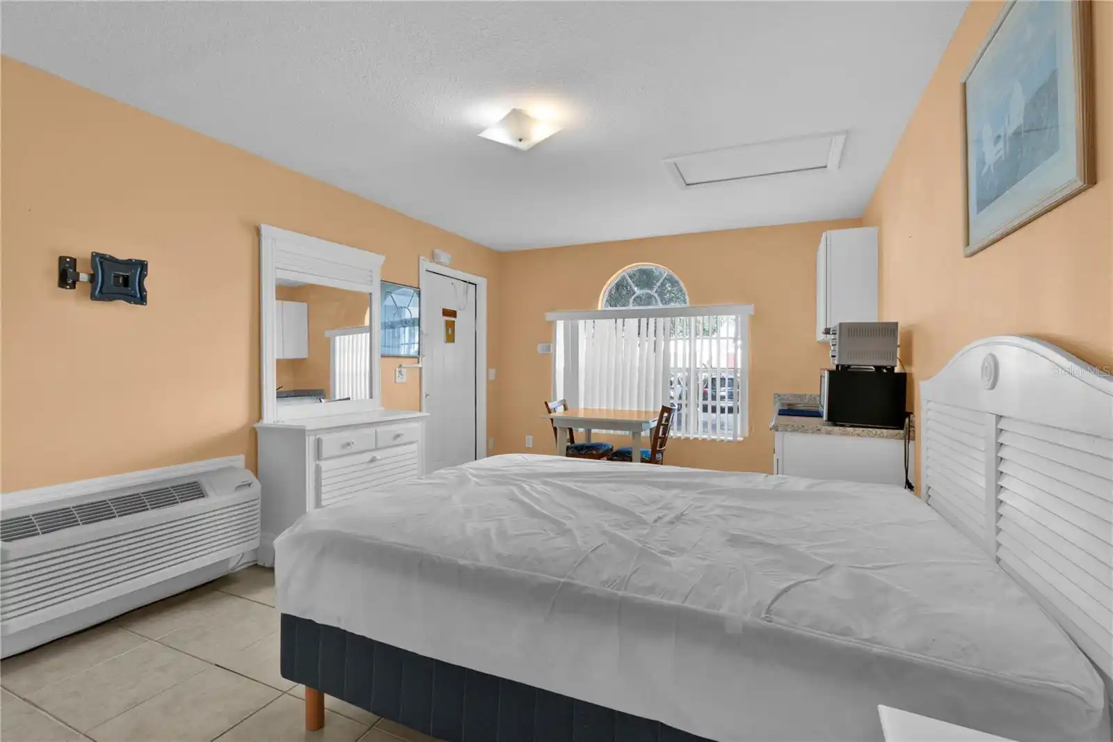 Listing Photo 7