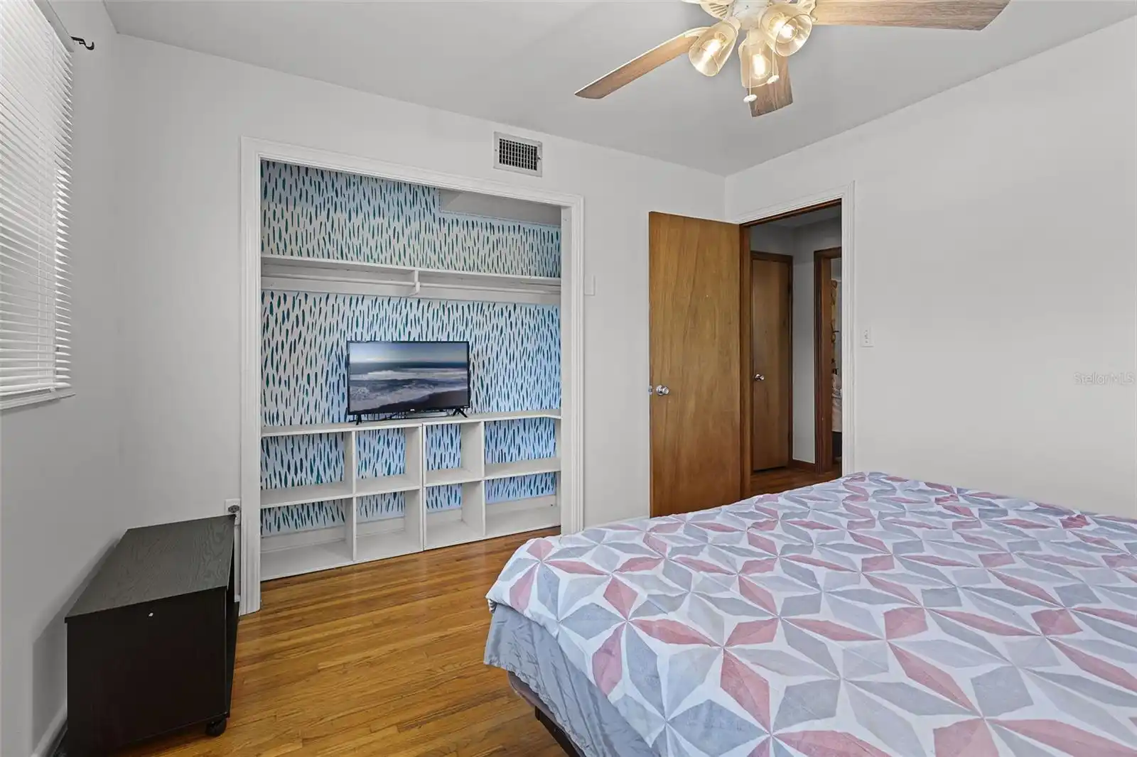 Listing Photo 11