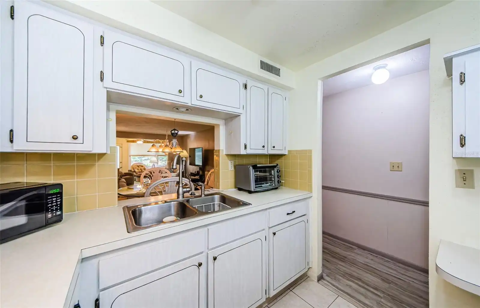 Listing Photo 11