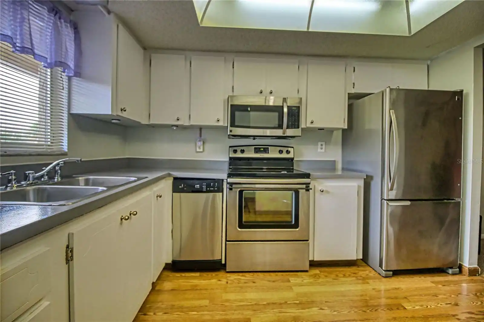 Listing Photo 11
