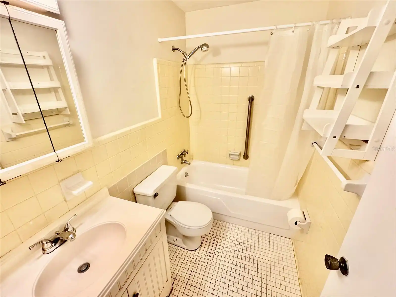 Listing Photo 10