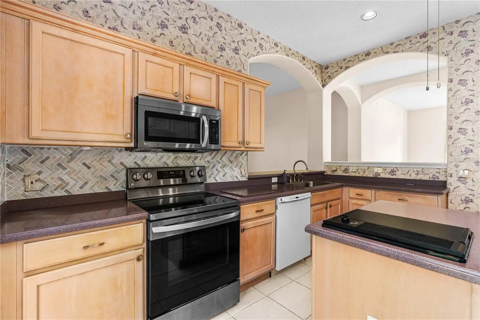 Listing Photo 11