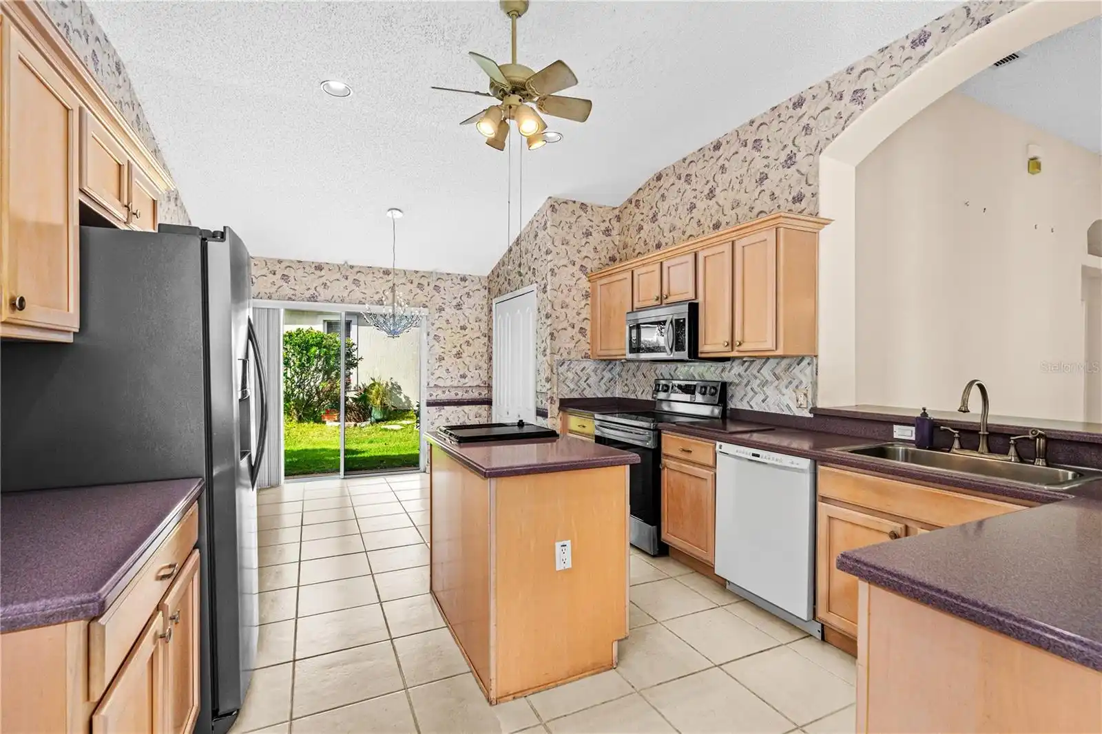 Listing Photo 10