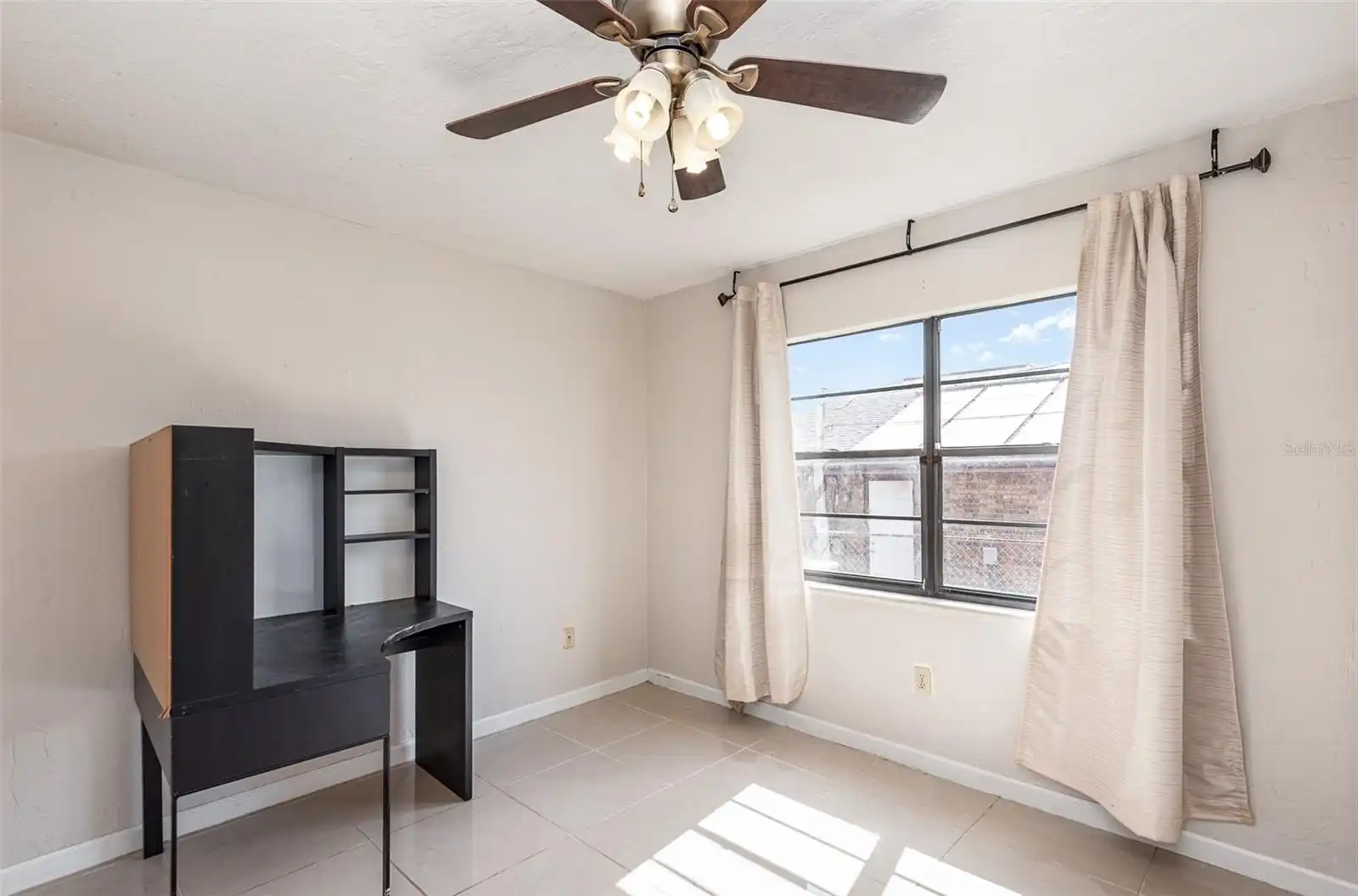 Listing Photo 11