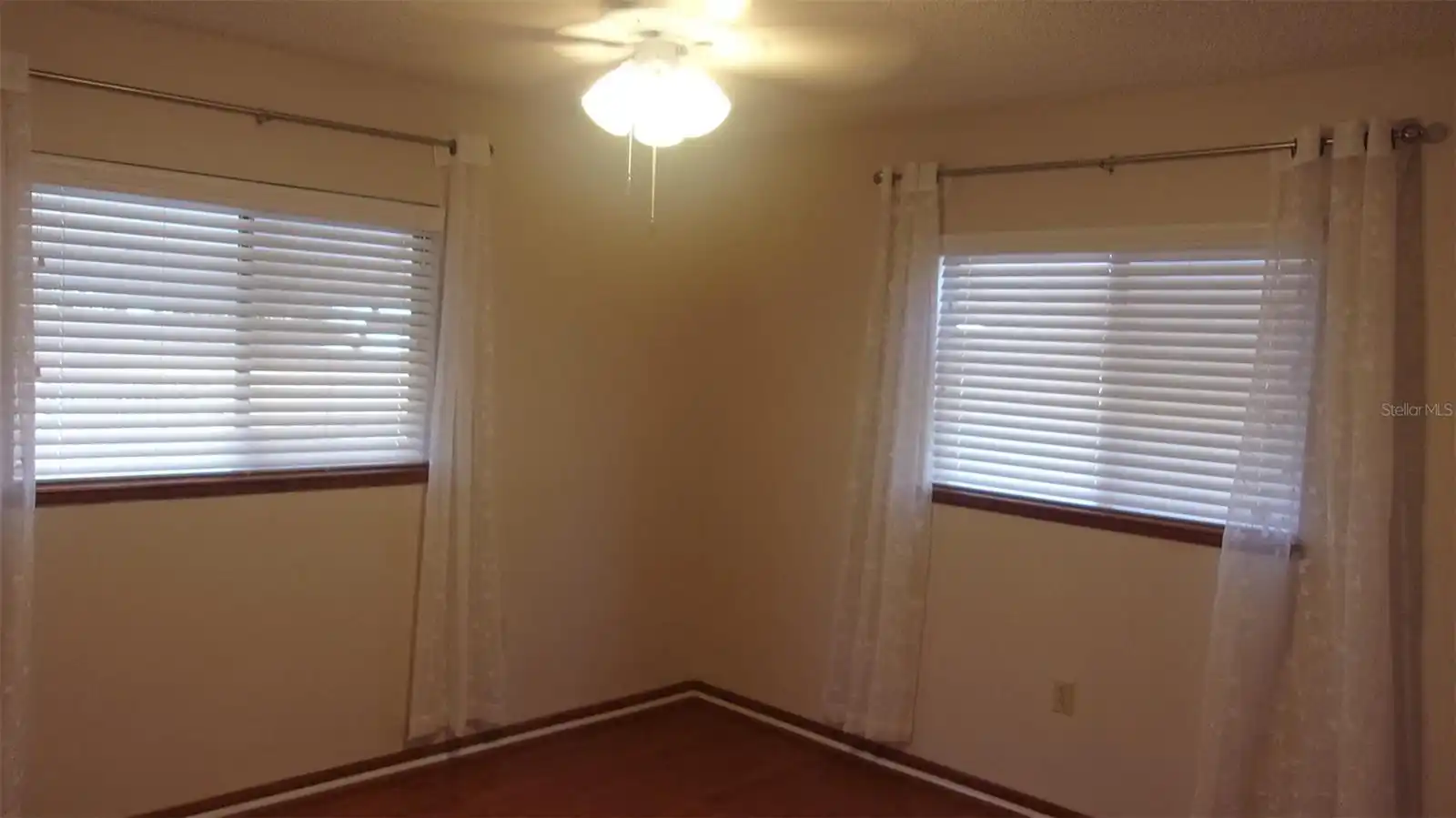 Listing Photo 12