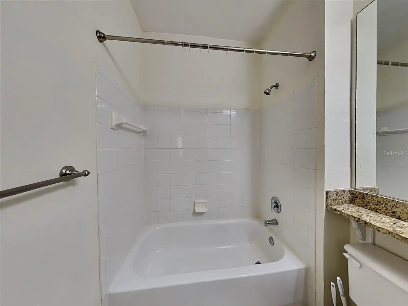 Listing Photo 14